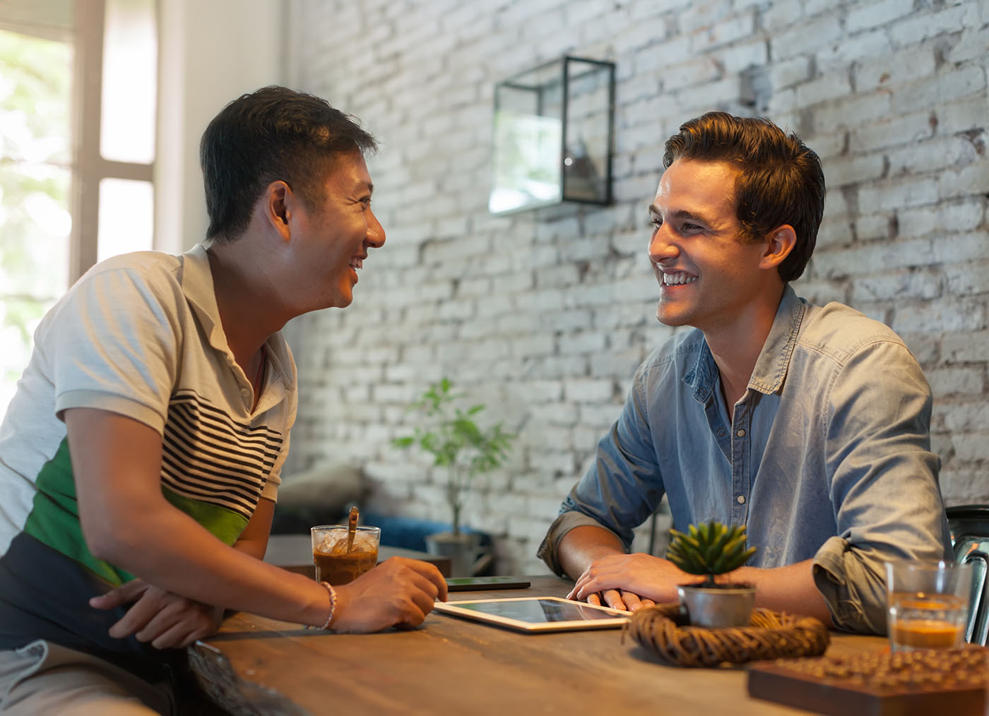 Gay man receiving dating coaching guidance